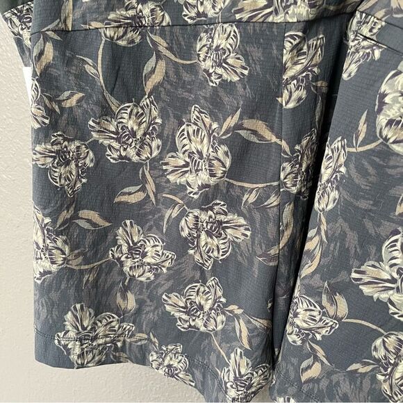 Athleta Trekkie North Printed Short in Terra Firma Olive - Picture 7 of 14